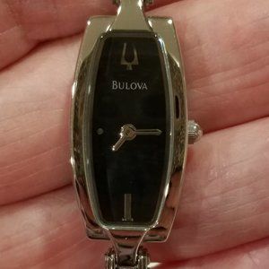 STUNNING WOMEN'S BULOVA WRIST WATCH in NEW CONDITION w/ Box NEEDS FRESH BATTERY!